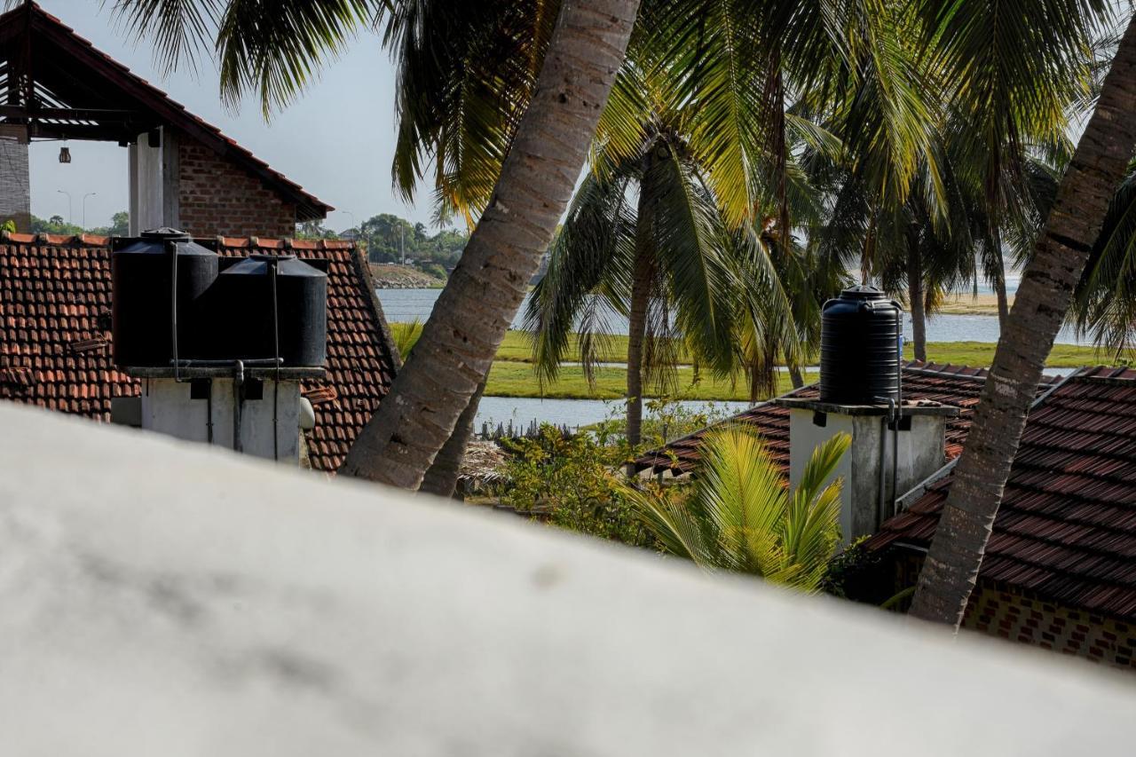 Aqua Blue Hotel อารูกัมเบย์ ภายนอก รูปภาพ