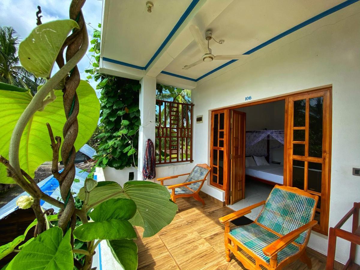 Aqua Blue Hotel อารูกัมเบย์ ภายนอก รูปภาพ