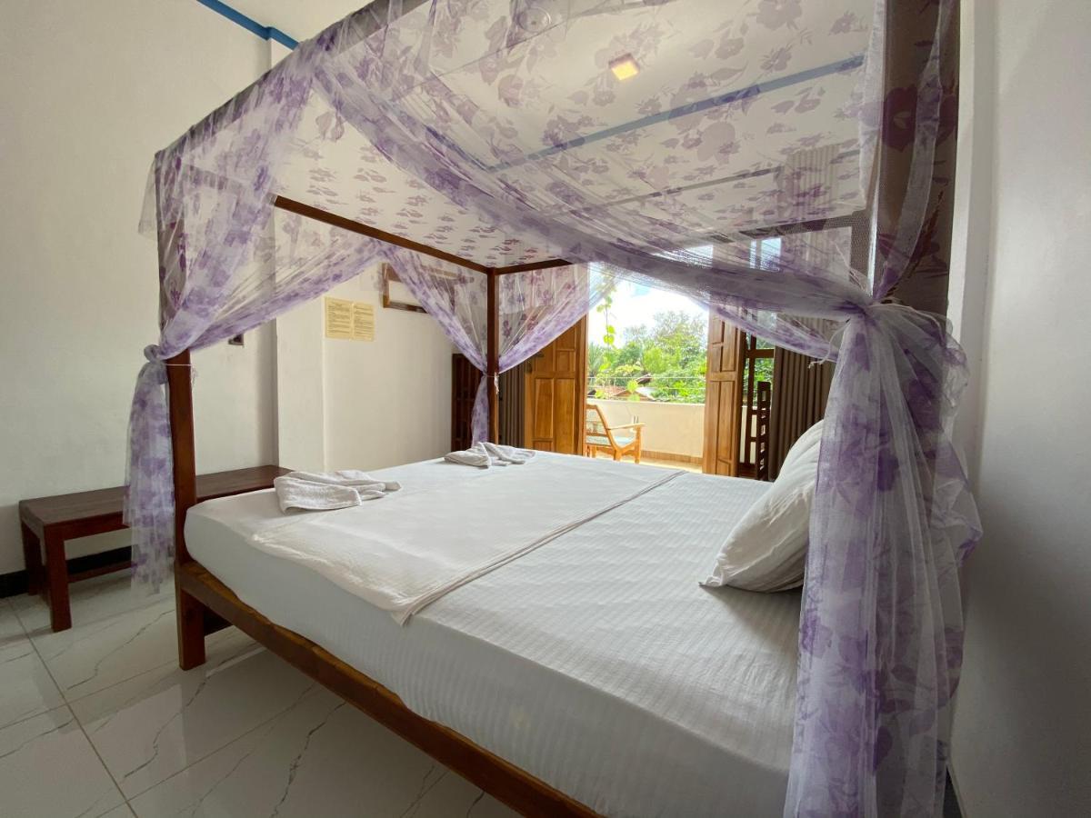 Aqua Blue Hotel อารูกัมเบย์ ภายนอก รูปภาพ
