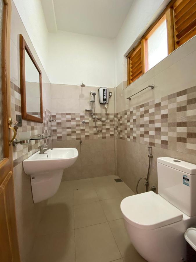 Aqua Blue Hotel อารูกัมเบย์ ภายนอก รูปภาพ