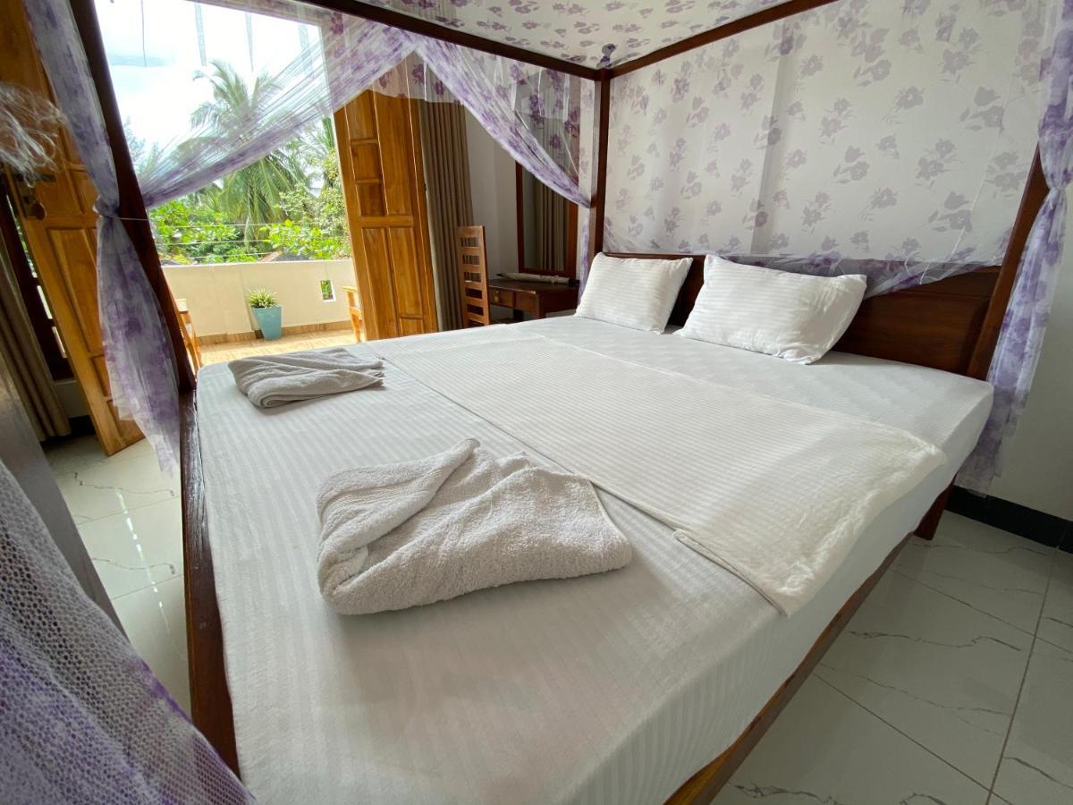 Aqua Blue Hotel อารูกัมเบย์ ภายนอก รูปภาพ